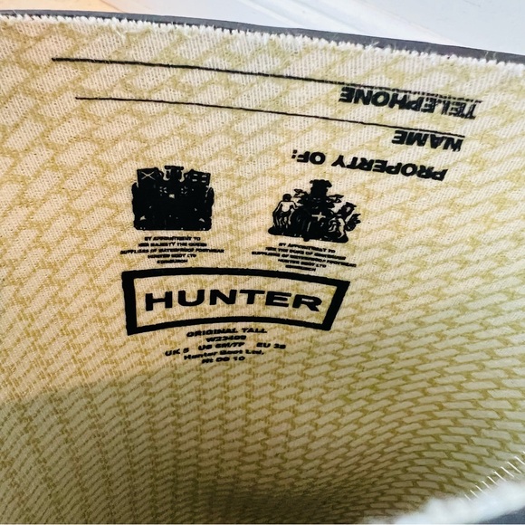 Hunter Rain Boots - Tall, Matte Black, W23499 Size 6M/7F - Picture 4 of 8